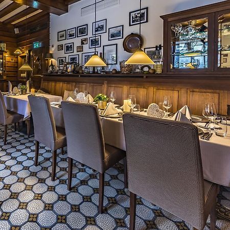 Wellings Romantik Hotel Zur Linde Мьорс Екстериор снимка