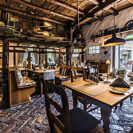 Wellings Romantik Hotel Zur Linde Мьорс Екстериор снимка