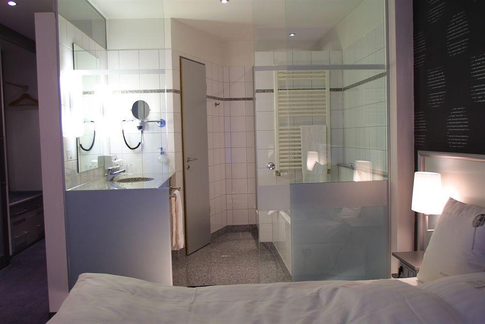 Wellings Romantik Hotel Zur Linde Мьорс Екстериор снимка
