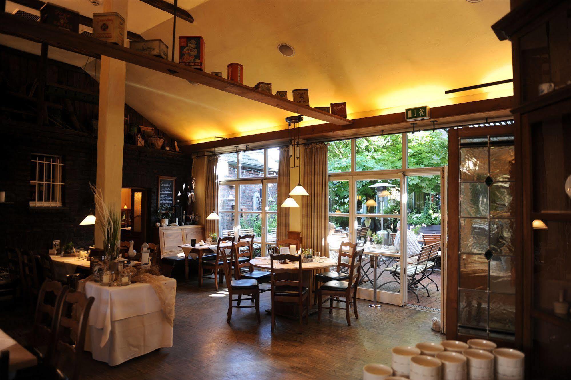 Wellings Romantik Hotel Zur Linde Мьорс Екстериор снимка