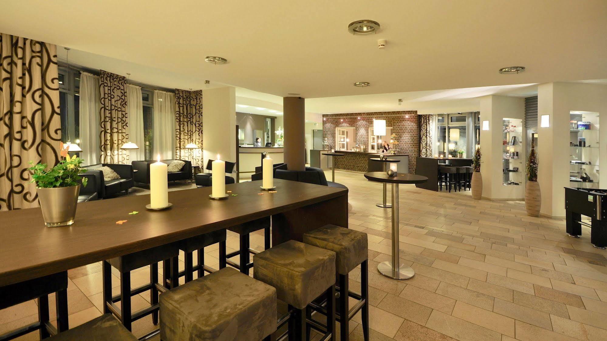 Wellings Romantik Hotel Zur Linde Мьорс Екстериор снимка