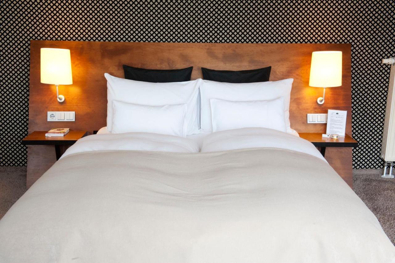 Wellings Romantik Hotel Zur Linde Мьорс Екстериор снимка