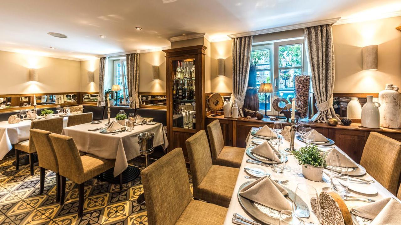 Wellings Romantik Hotel Zur Linde Мьорс Екстериор снимка