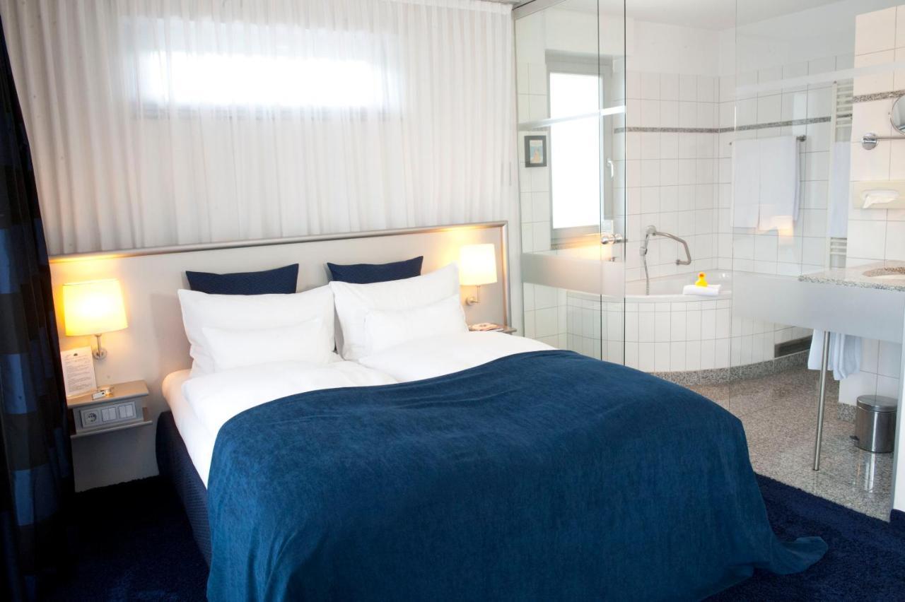 Wellings Romantik Hotel Zur Linde Мьорс Екстериор снимка